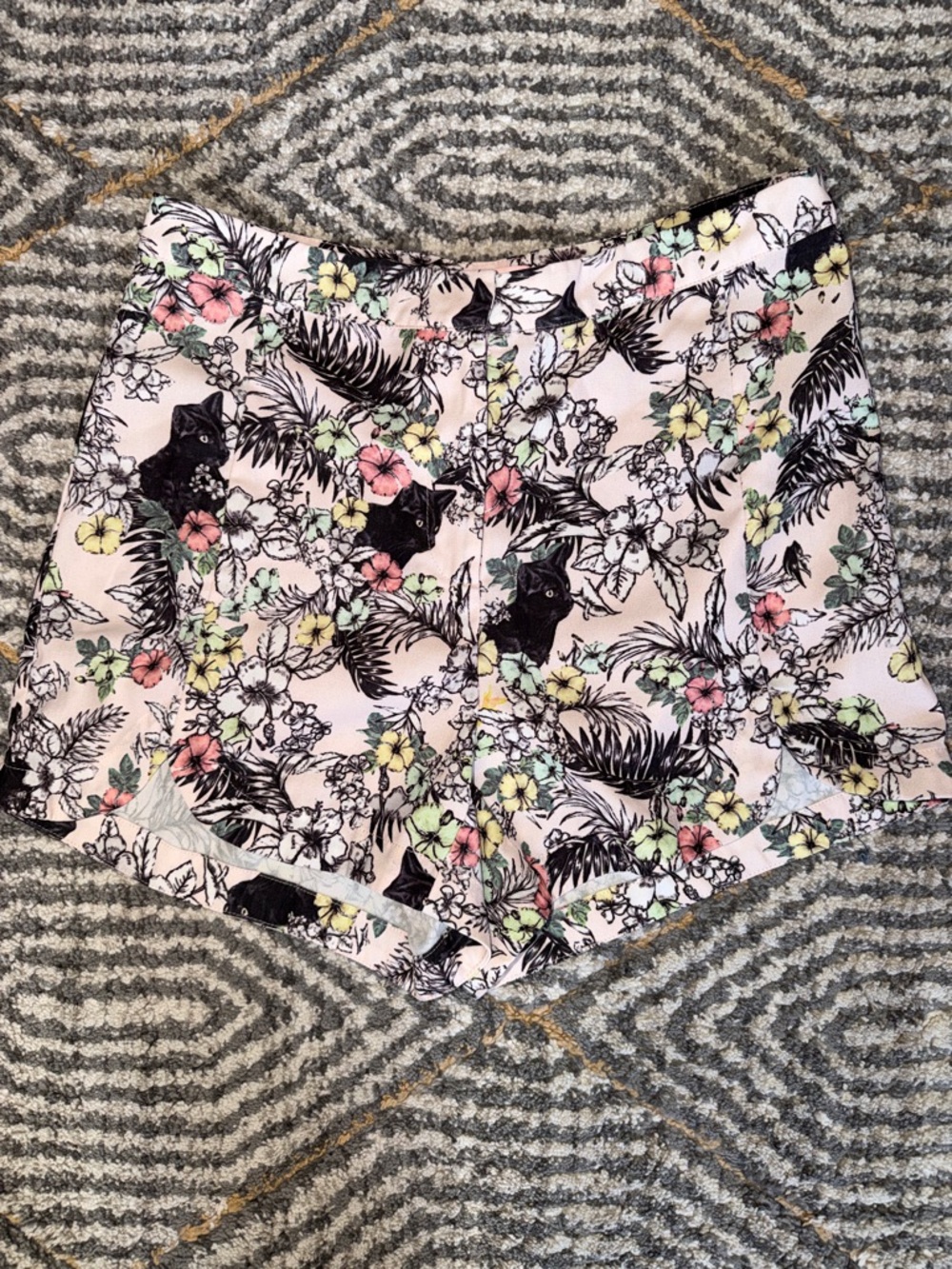 re:named Pink Floral Black Cat High-Waist Shorts Sz L